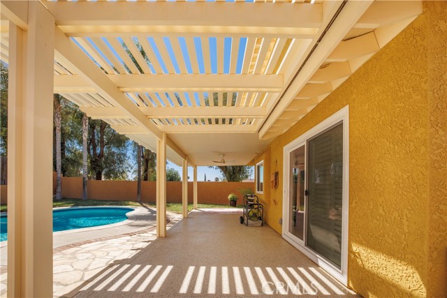 22705 Robin Way, Grand Terrace CA: https://media.crmls.org/medias/e139779a-2f16-4b84-97af-fbbf1dc0b5ce.jpg
