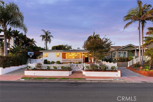 Detail Gallery Image 1 of 63 For 230 Esplanade, San Clemente,  CA 92672 - 4 Beds | 2 Baths