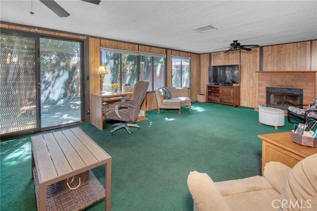 9945 Date Street, Fontana CA: https://media.crmls.org/medias/e13a6d20-ee08-4903-8cc8-162fe7ceaeeb.jpg