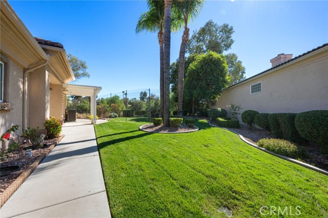 24217 Corte Cordoba, Murrieta CA: https://media.crmls.org/medias/e13a8caf-c46a-4c8b-8f89-3507686b52e2.jpg