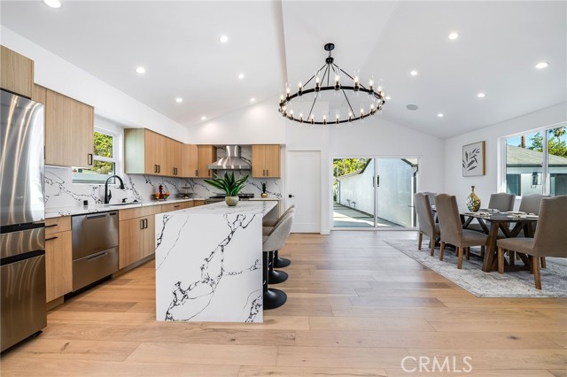 Detail Gallery Image 8 of 45 For 5652 Lemp Ave, North Hollywood,  CA 91601 - 5 Beds | 4 Baths