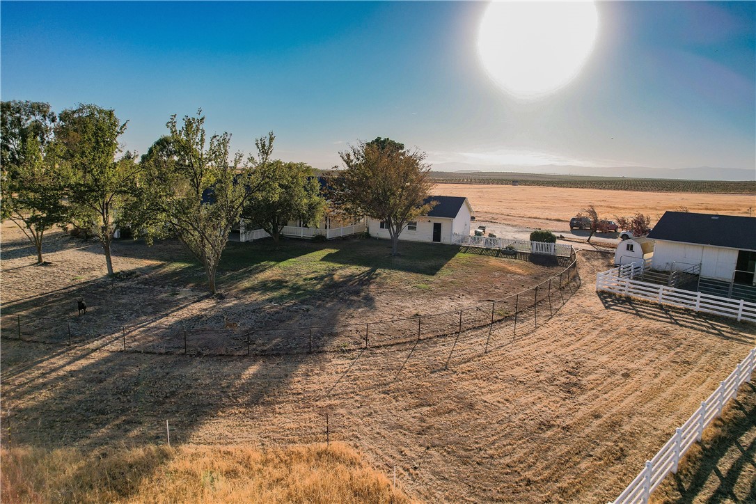 Detail Gallery Image 11 of 60 For 24615 Rowland Lane, Corning,  CA 96021 - 3 Beds | 2/1 Baths