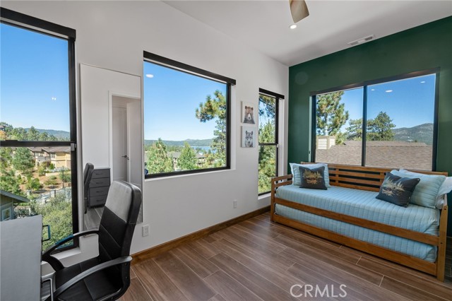 807 Cameron Drive, Big Bear Lake, CA 92315