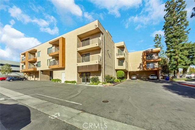 Detail Gallery Image 1 of 1 For 6815 Remmet Ave #212,  Canoga Park,  CA 91303 - 1 Beds | 1 Baths