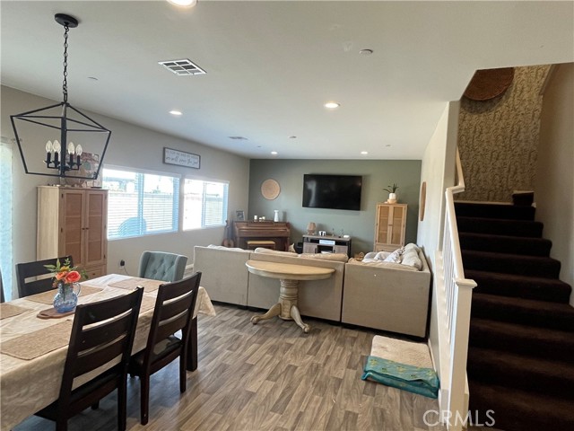 Detail Gallery Image 4 of 36 For 11764 Andrews Pl, Victorville,  CA 92392 - 4 Beds | 3/1 Baths