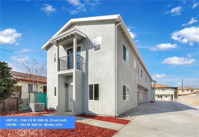 1241 W 95th Street, Los Angeles CA: https://media.crmls.org/medias/e13cc32f-43f3-4737-b74f-183afaca9d54.jpg
