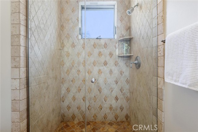 Detail Gallery Image 47 of 64 For 2516 Walnut Ave, Manhattan Beach,  CA 90266 - 5 Beds | 5/1 Baths