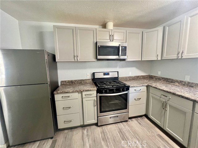 Detail Gallery Image 6 of 22 For 2430 Palo Alto Way, Running Springs,  CA 92382 - 4 Beds | 2 Baths