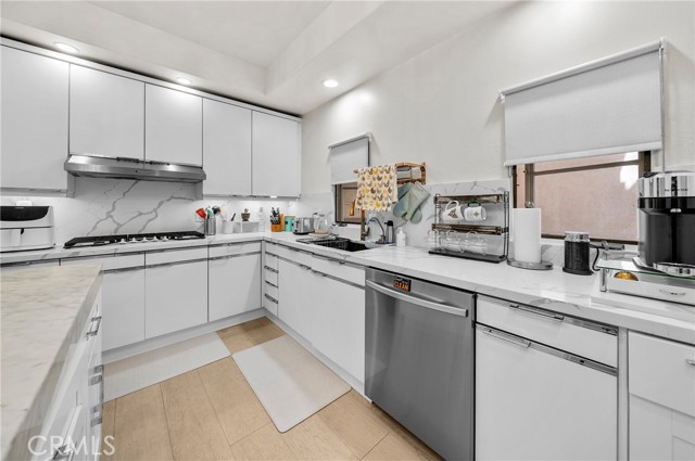 Detail Gallery Image 26 of 46 For 235 S Gale #102,  Beverly Hills,  CA 90211 - 2 Beds | 2 Baths