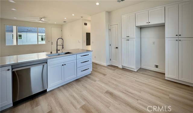 Image 43 of 63 For 6168 Briercrest Avenue