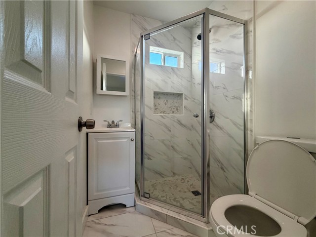 Detail Gallery Image 4 of 7 For 326 E 101st, Los Angeles,  CA 90003 - 3 Beds | 2 Baths