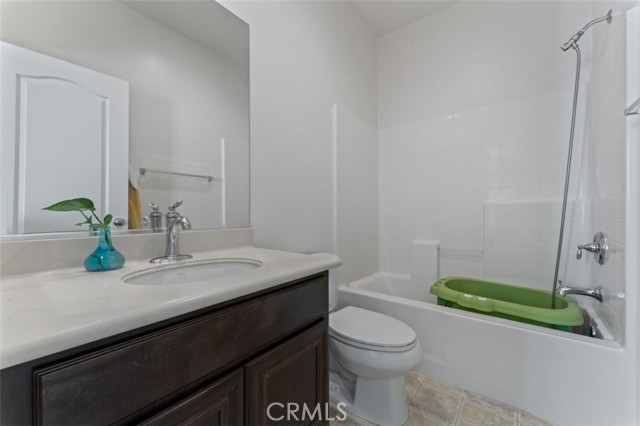 Detail Gallery Image 47 of 63 For 15520 Megan Dr, Canyon Country,  CA 91387 - 5 Beds | 4 Baths