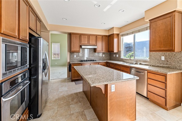 Detail Gallery Image 7 of 40 For 12801 Azalea St, Moreno Valley,  CA 92555 - 4 Beds | 2/1 Baths