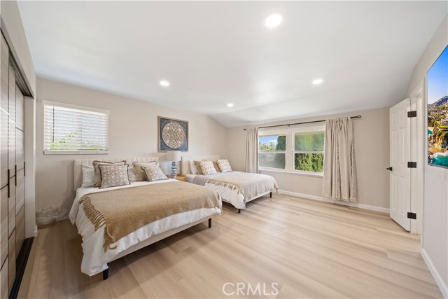 Image 25 of 38 For 24851 Stem  