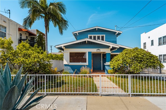 Detail Gallery Image 2 of 74 For 2815 E 5th St, Long Beach,  CA 90814 - 3 Beds | 2 Baths