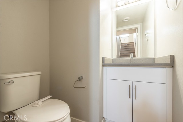 25 Savannah, Lake Forest CA: https://media.crmls.org/medias/e14343c1-6e04-46bb-9228-931cadd47566.jpg