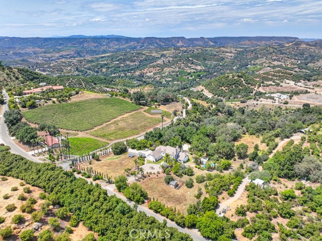 25570 Fuerte Road, Temecula CA: https://media.crmls.org/medias/e143931a-7000-4717-9186-4402a3cb837b.jpg