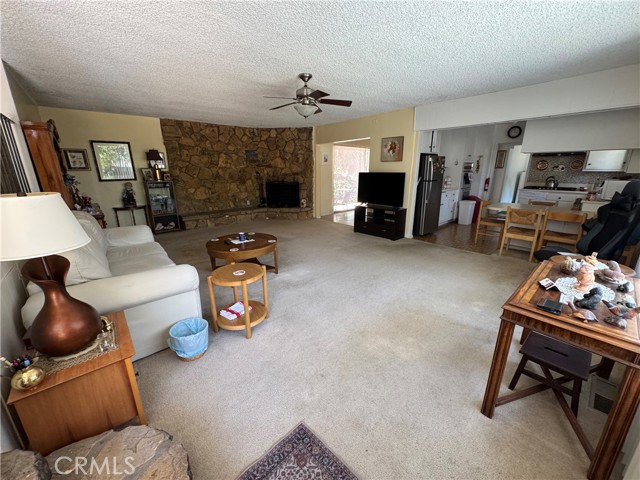 4922 Lowell Avenue, Glendale CA: https://media.crmls.org/medias/e1445b1d-a44c-4430-8ca8-ad7227933f1e.jpg