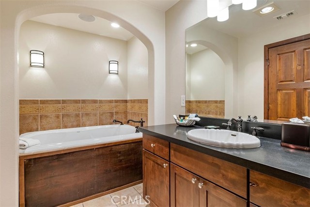 Detail Gallery Image 16 of 24 For 40671 Village Dr 15b,  Big Bear Lake,  CA 92315 - 4 Beds | 4 Baths