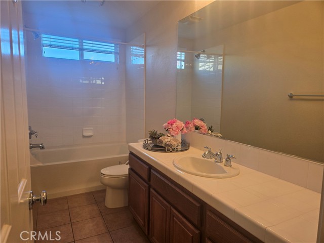 Detail Gallery Image 12 of 20 For 42610 Meridian Way, Lancaster,  CA 93536 - 5 Beds | 3 Baths