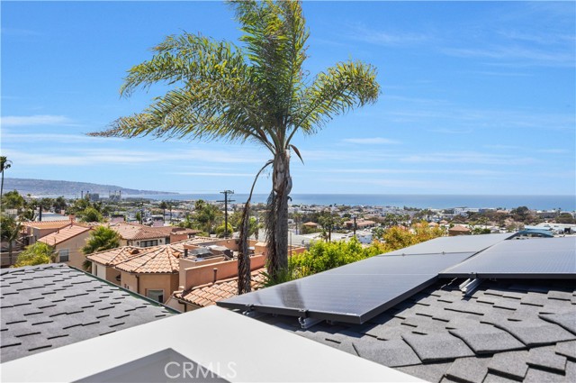 926 17th St, Hermosa Beach CA: https://media.crmls.org/medias/e1482304-e6c7-4794-9a0d-e5883f390267.jpg