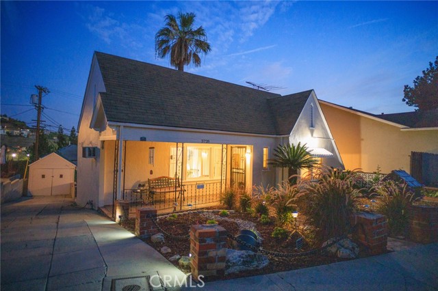 Detail Gallery Image 22 of 24 For 3728 Roderick Rd, Los Angeles,  CA 90065 - 3 Beds | 2 Baths