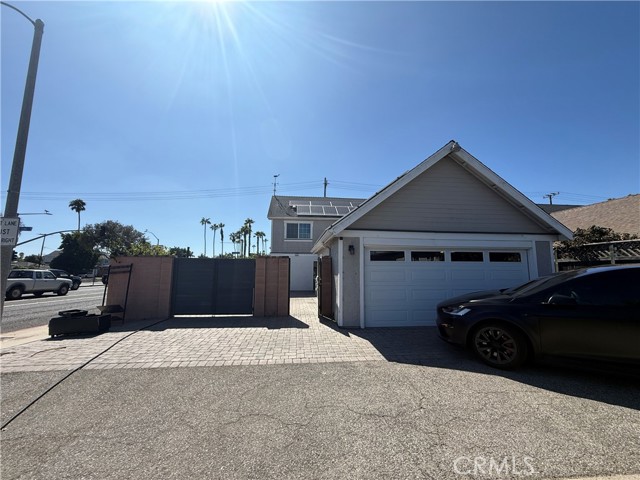 Detail Gallery Image 13 of 33 For 1702 Lake Street, Huntington Beach,  CA 92648 - 4 Beds | 3 Baths