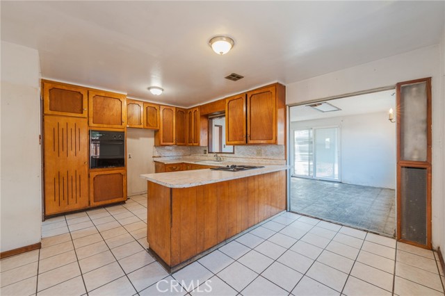 22428 Neptune Avenue, Carson CA: https://media.crmls.org/medias/e148e27d-45c1-4e8d-811f-032003d81ce4.jpg