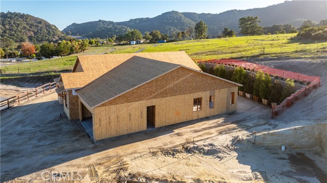 Detail Gallery Image 4 of 23 For 6741 Tierras Altas Ln, San Luis Obispo,  CA 93405 - 3 Beds | 3 Baths