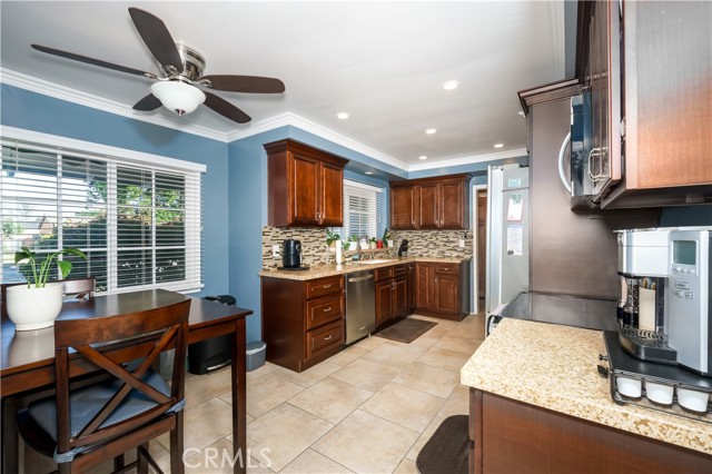 Detail Gallery Image 10 of 22 For 125 S Armel, Covina,  CA 91722 - 4 Beds | 2/1 Baths