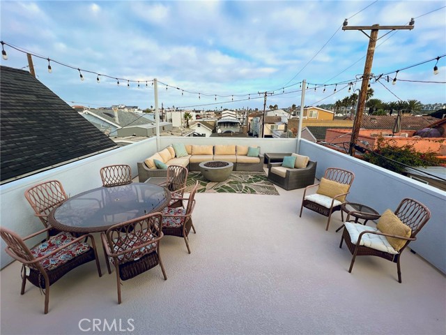 123 36th, Newport Beach CA: https://media.crmls.org/medias/e149bae9-d01b-4e32-a62a-2956ae9d0144.jpg