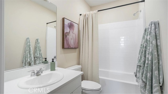 Detail Gallery Image 11 of 26 For 17561 Bassets St, Hesperia,  CA 92345 - 5 Beds | 3 Baths