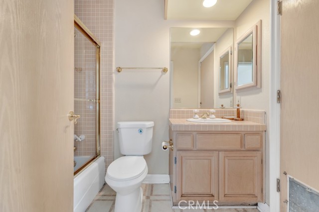 Detail Gallery Image 25 of 40 For 11018 Willowbrae Ave, Chatsworth,  CA 91311 - 4 Beds | 4/1 Baths