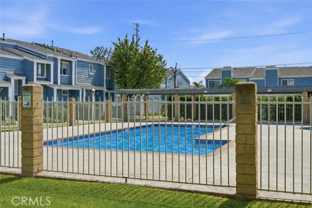 Detail Gallery Image 35 of 37 For 15735 Nordhoff St #11,  North Hills,  CA 91343 - 3 Beds | 3 Baths