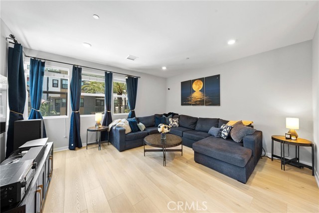 710 S Grable Circle, Orange CA: https://media.crmls.org/medias/e14abdc9-7931-42f1-85a1-643fc088cd46.jpg
