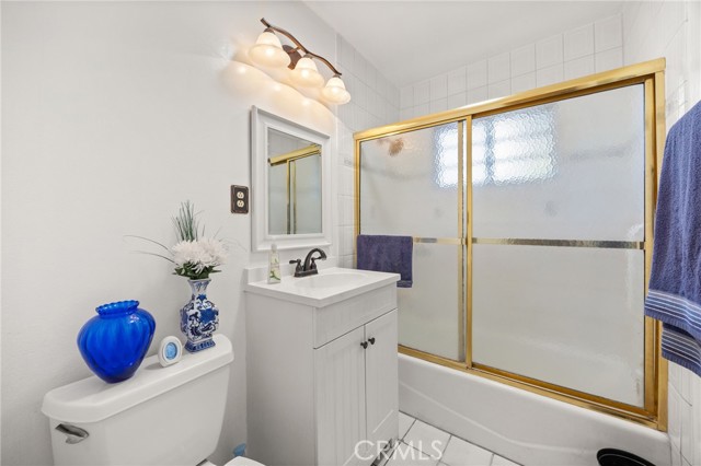 5430 Lemoran Avenue, Pico Rivera CA: https://media.crmls.org/medias/e14b7937-f175-403b-8a33-ca1c56053d67.jpg