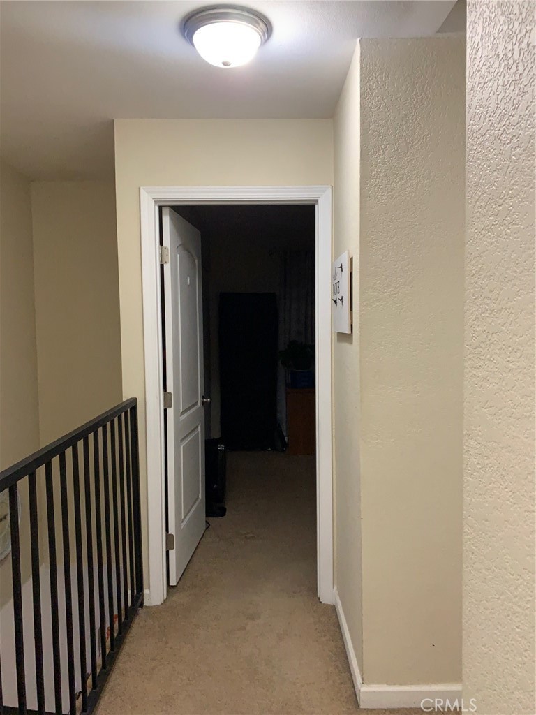 https://media.crmls.org/medias/e14c7ed4-61f2-4d71-aa25-1e97d83b1ec5.jpg?preset=X-Large
