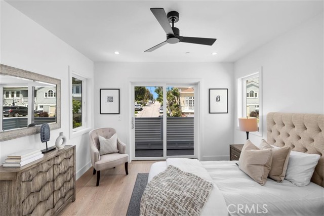 3002 Laurel Avenue, Manhattan Beach, California 90266, 5 Bedrooms Bedrooms, ,5 BathroomsBathrooms,Residential,Sold,Laurel,SB22092750