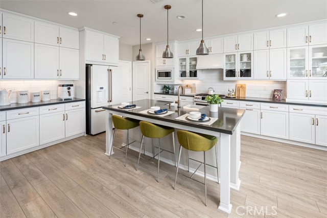 Detail Gallery Image 9 of 63 For 18262 Astro Ct, Saugus,  CA 91350 - 4 Beds | 3 Baths