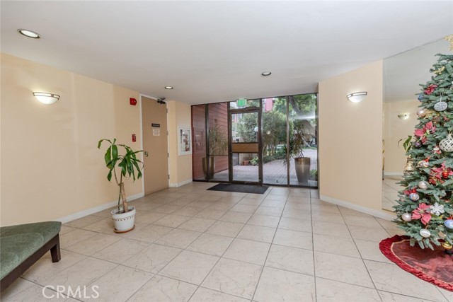 Detail Gallery Image 13 of 19 For 3961 via Marisol #223,  Los Angeles,  CA 90042 - 2 Beds | 2 Baths