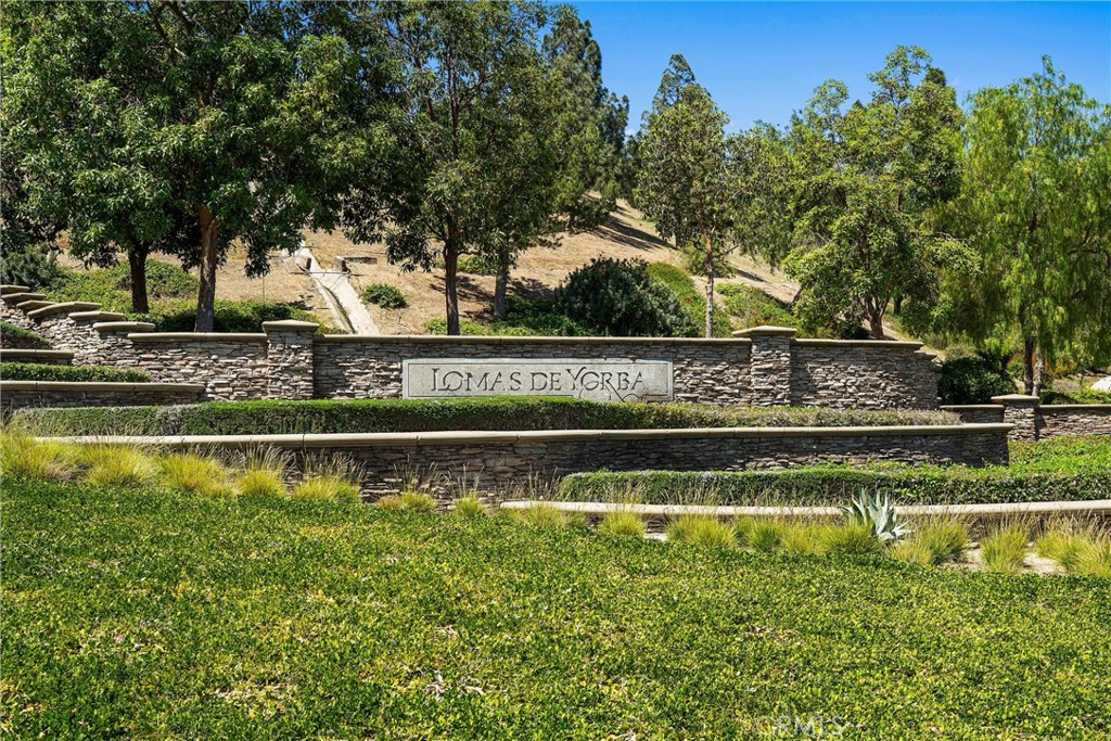 https://media.crmls.org/medias/e15044a1-3254-4039-8e8c-e4190c0590c6.jpg?preset=X-Large