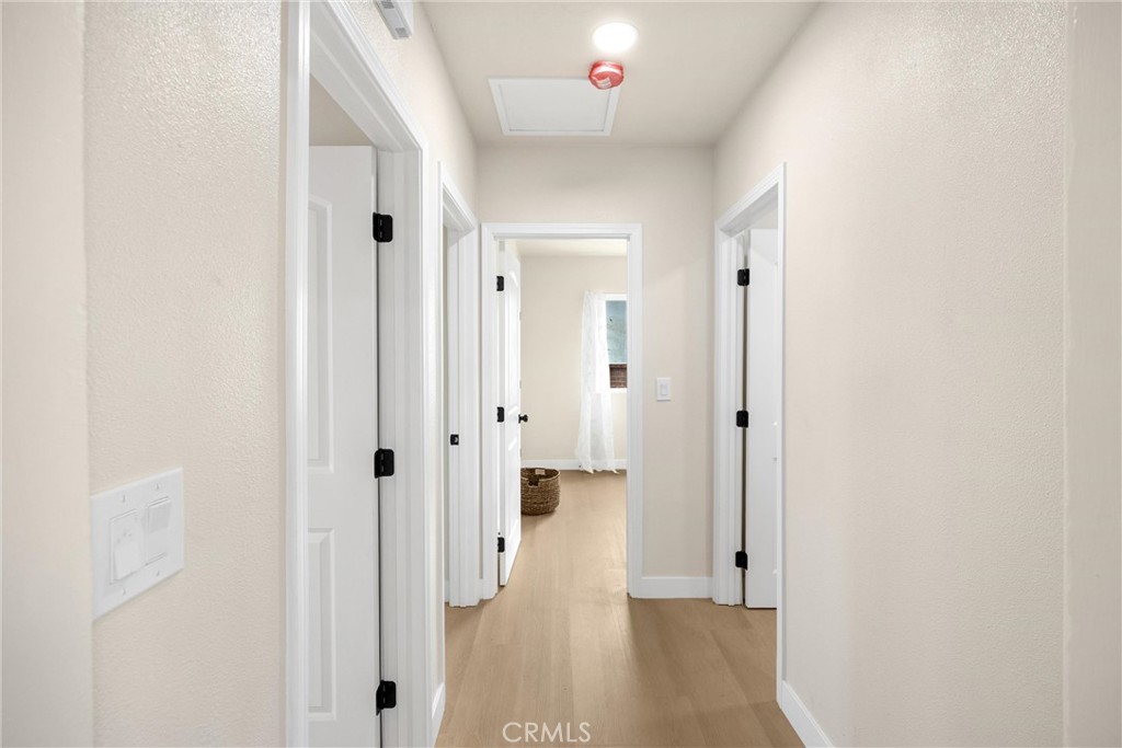 https://media.crmls.org/medias/e1504601-27e7-4474-a240-522a16704c6d.jpg?preset=X-Large