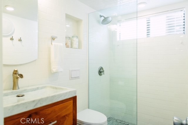 Detail Gallery Image 13 of 21 For 707 1/2 Heliotrope Ave, Corona Del Mar,  CA 92625 - 1 Beds | 1 Baths