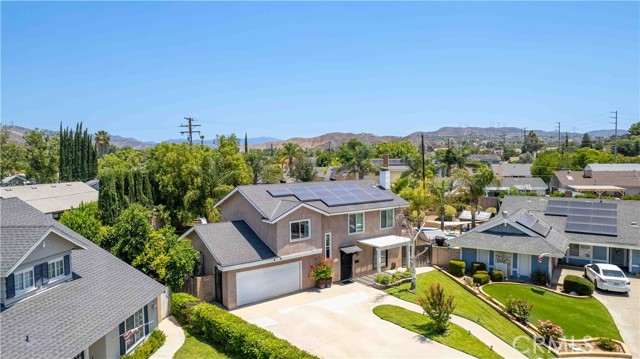 21101 Rosedell Drive, Saugus CA: https://media.crmls.org/medias/e150b2a9-8000-4171-a82c-62a17251c1ae.jpg