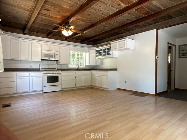 Detail Gallery Image 10 of 21 For 20853 Lyons Bald Mountain Rd, Sonora,  CA 95370 - 1 Beds | 1 Baths