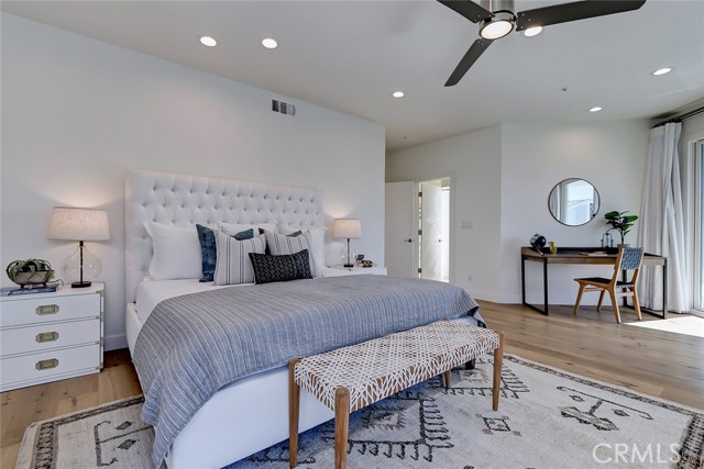 301 2nd Street, Manhattan Beach, California 90266, 3 Bedrooms Bedrooms, ,3 BathroomsBathrooms,Residential,Sold,2nd,SB22006124