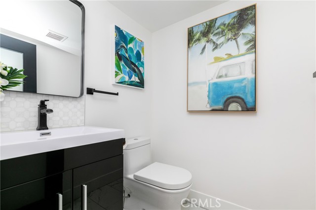 4651 Los Patos Avenue, Huntington Beach CA: https://media.crmls.org/medias/e151f7ee-7684-4804-9b21-8240e6c58044.jpg