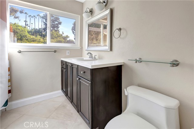 Detail Gallery Image 8 of 15 For 25789 Marguerite #D204,  Mission Viejo,  CA 92692 - 2 Beds | 2 Baths