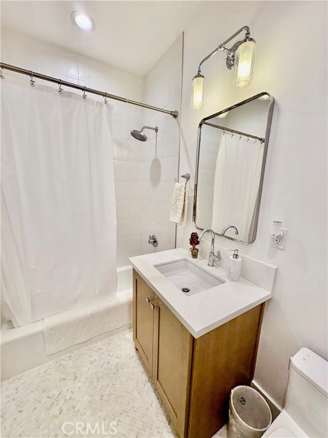 Detail Gallery Image 28 of 43 For 2621 Gates Ave #B,  Redondo Beach,  CA 90278 - 4 Beds | 3 Baths