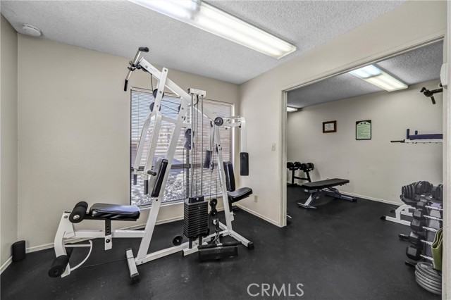 Detail Gallery Image 34 of 35 For 984 W Riverside Dr, Burbank,  CA 91506 - 3 Beds | 3 Baths